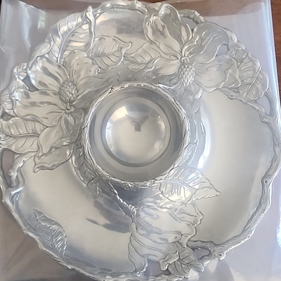 Arrhur Court Magnolia Chip & Dip